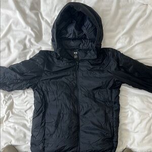 Uniqlo Black Puffer Jacket with Quilted Design and High Collar